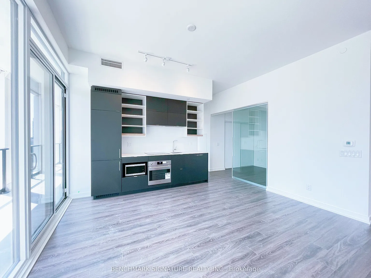 3 bed, $4,600 — Photo 2