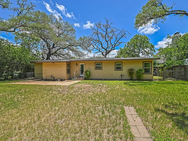 11800 Tedford St — Photo 22