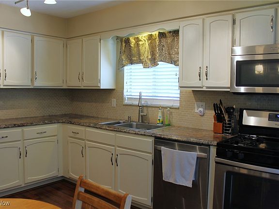 3rd image of 3660 Royalwood Rd