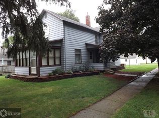 523 E Chestnut St, Hubbard, IA 50122