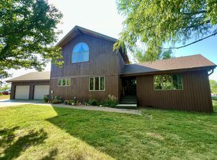 705 E Farmer Ave, Howard, SD 57349
