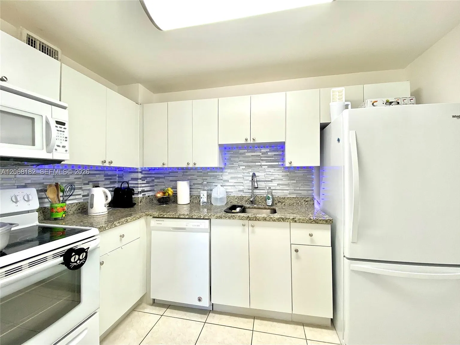 Ocean View Towers Condo — Photo 4