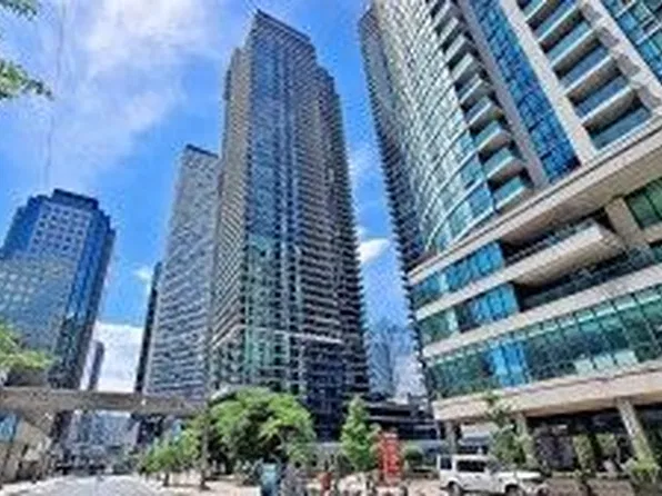 33 Bay St Unit 4903, Toronto, ON M5J 2Z3