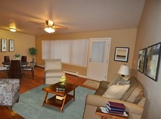 2 Mellinger Ln, Chicopee, MA 01022