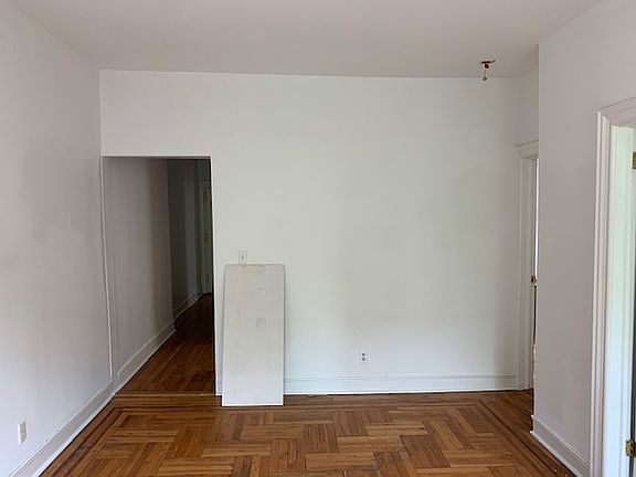 2nd image of 298 Eckford St #2F