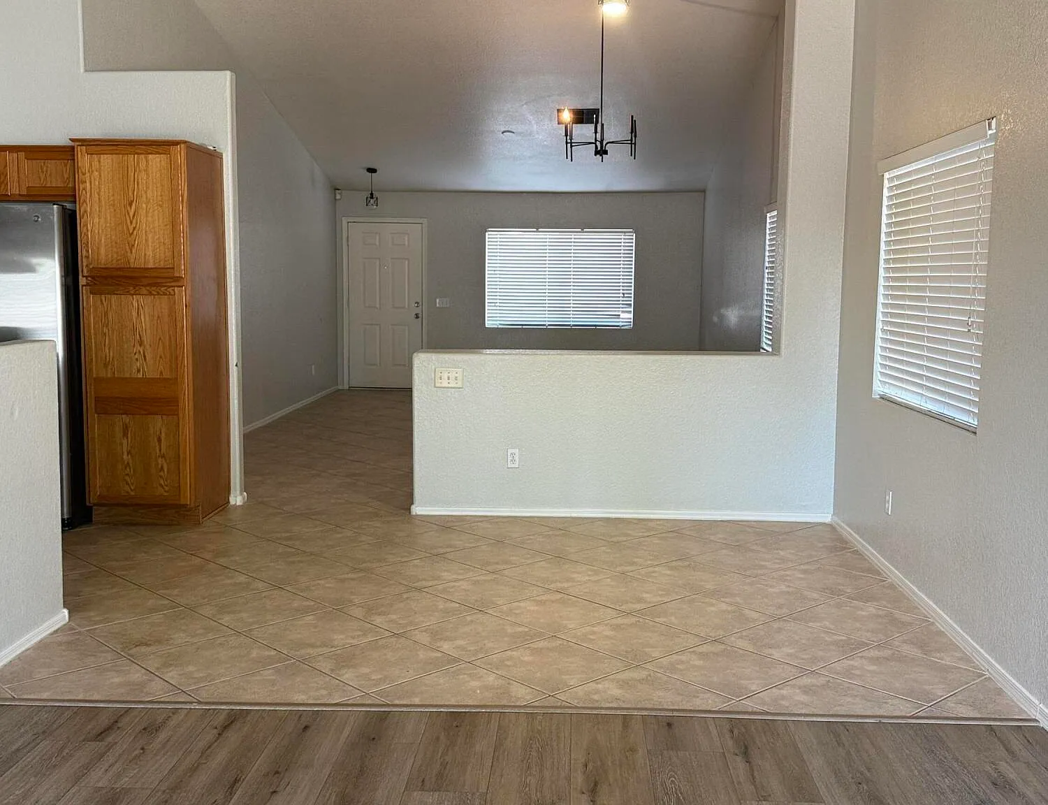 4 bed, 2.0 bath, 1666 sqft, $1,948 — Photo 2