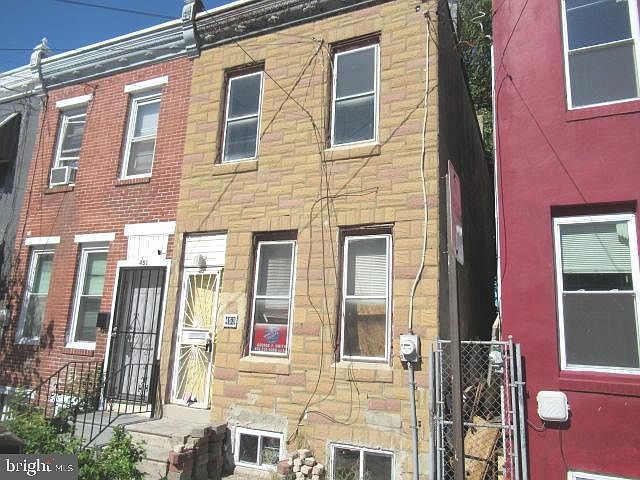 2nd image of 453 Mechanic St