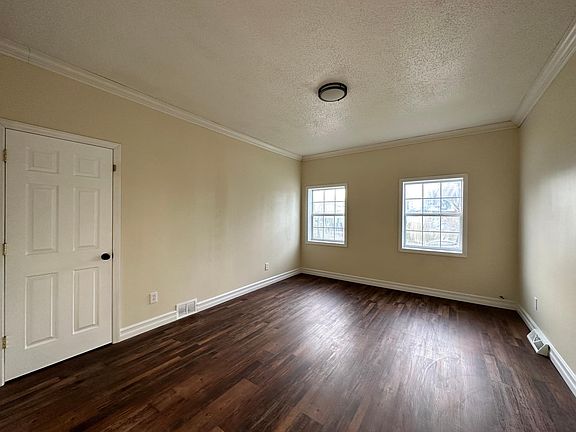4th image of 3001-3 Peach St