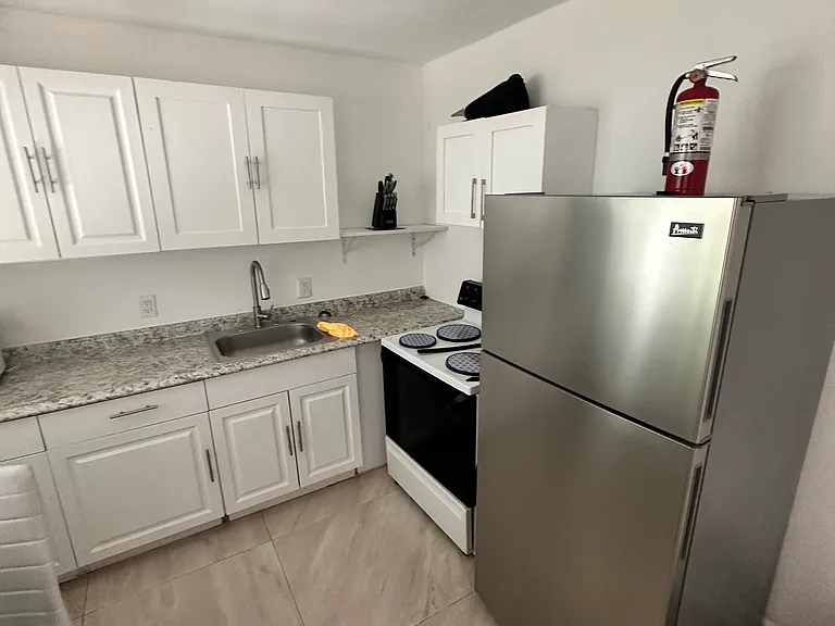 2325 NE 191st St — Photo 16