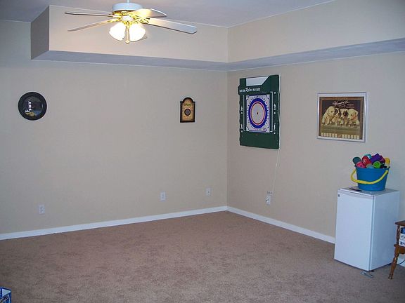 Finished Walkout Basement w/ Bedroom