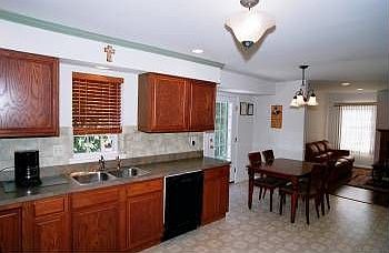 4th image of 74 W Hillcrest Ave