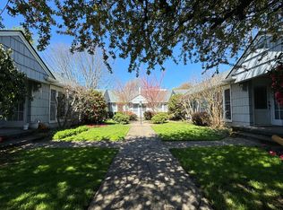 555 NE Fargo St APT 4, Portland, OR 97212