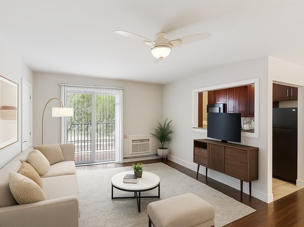 3 Ronald Dr #210