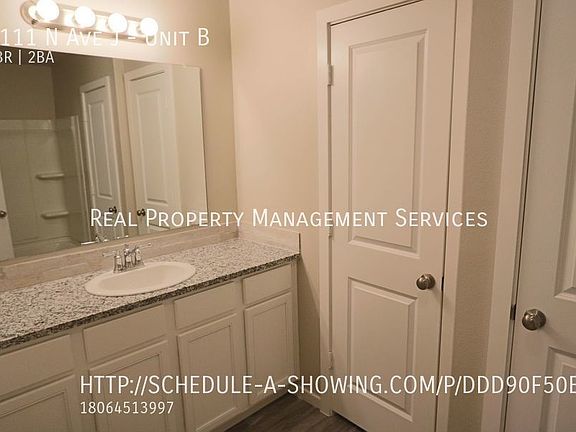 5th image of 2111 N Avenue J Unit B