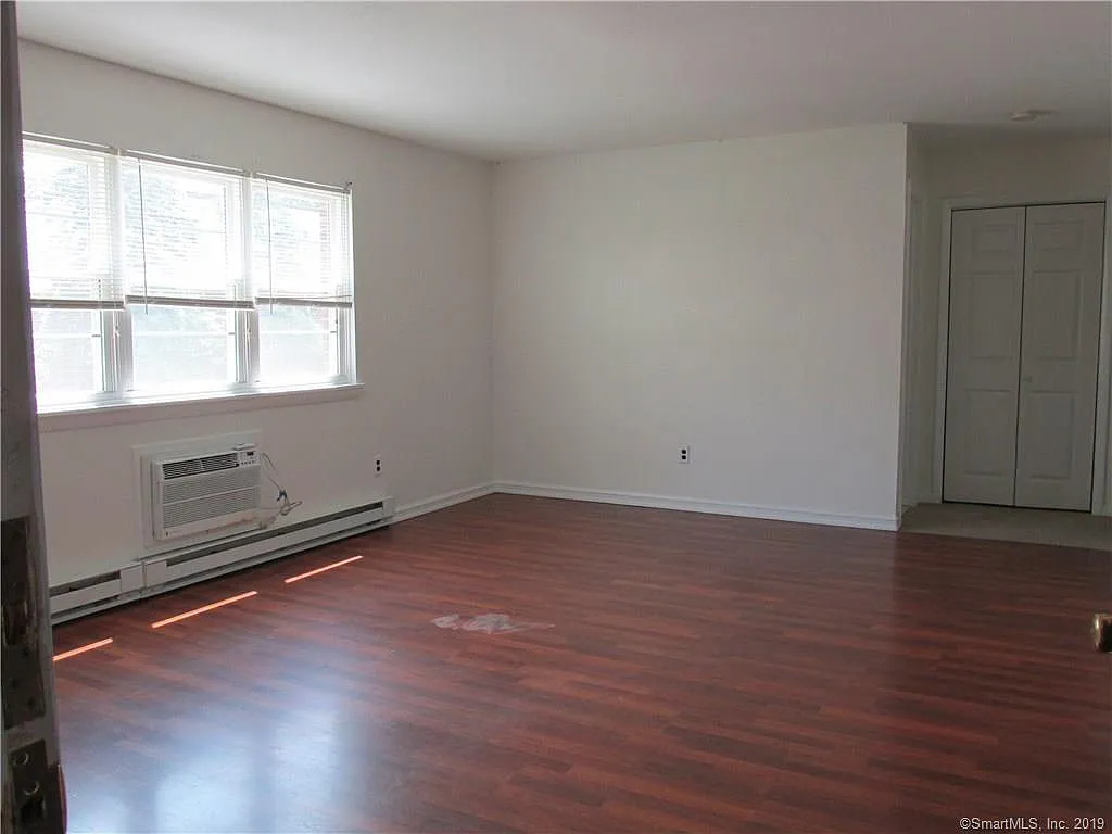 1 bed, 735 sqft, $1,600 — Photo 4