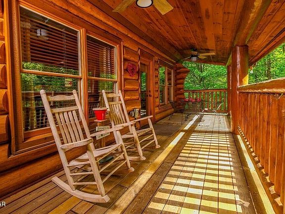 3rd image of 2910 Piney Ridge Way