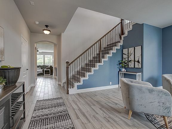 5th image of 167 Summit Ct