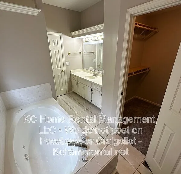 1224 SE Princeton Dr — Photo 32