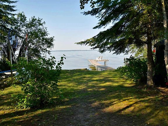 5th image of 77 Crystal Springs Dr