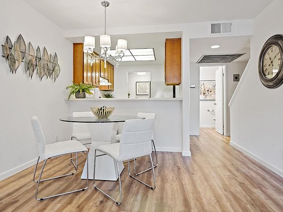 4th image of 2214 Summereve Ct