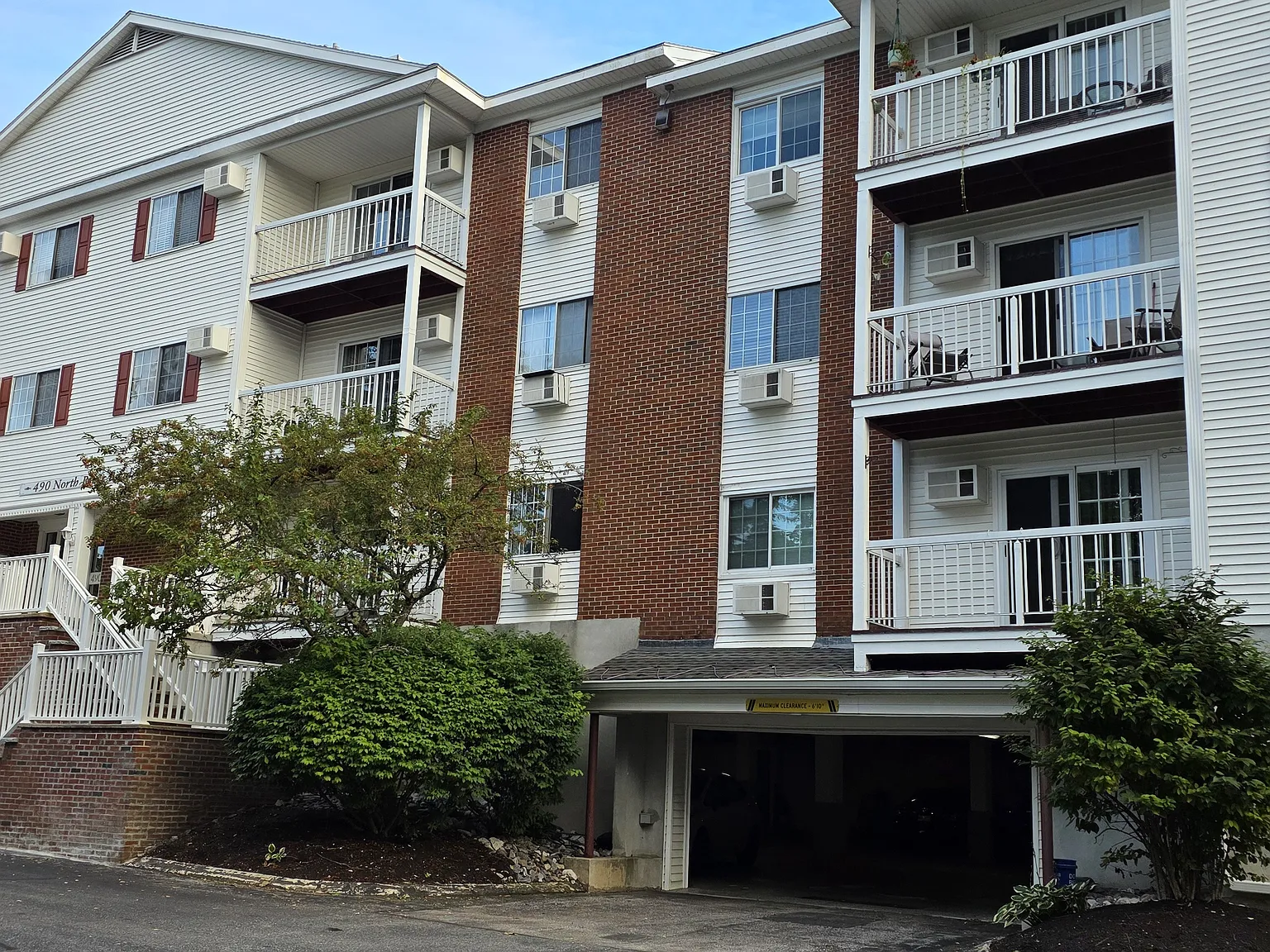 2 bed, 946 sqft, $2,375 — Photo 3