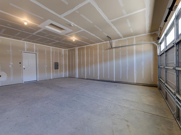 3rd image of 274 Greenwood Pl