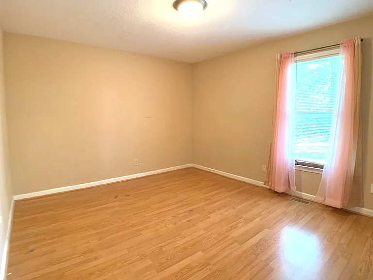763 Princeton Cir — Photo 18