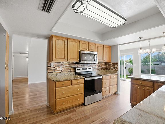 5th image of 3621 E BLOOMFIELD Road