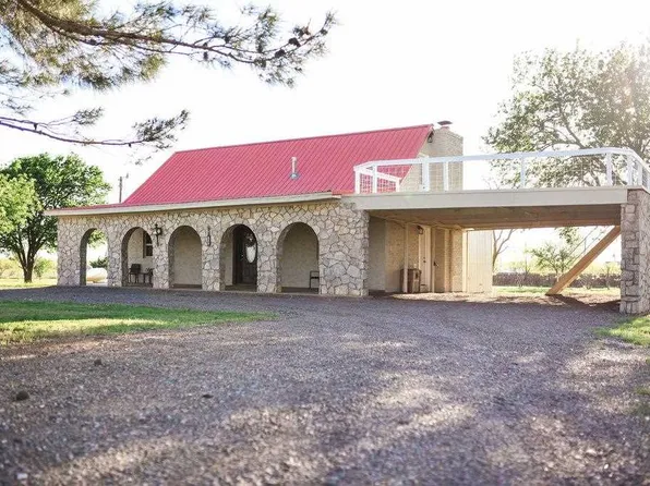 555 NW Neugebauer Dr, Indiahoma, OK 73552