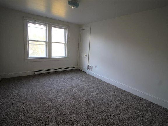 4th image of 106 N Custer Ave #2