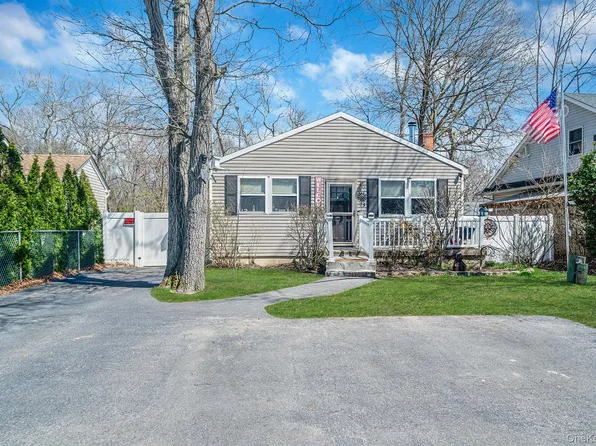 73 Wendy Drive, Farmingville, NY 11738