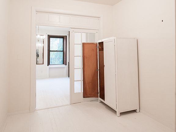 3rd image of 58 E 7th St #4