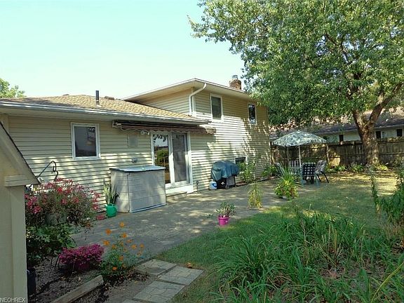 3rd image of 145 Timberlane Dr