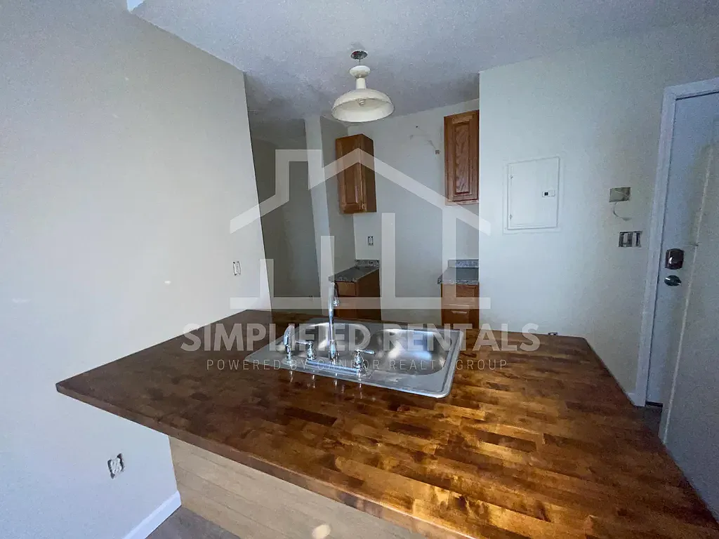 2 bed, 700 sqft, $1,750 — Photo 4