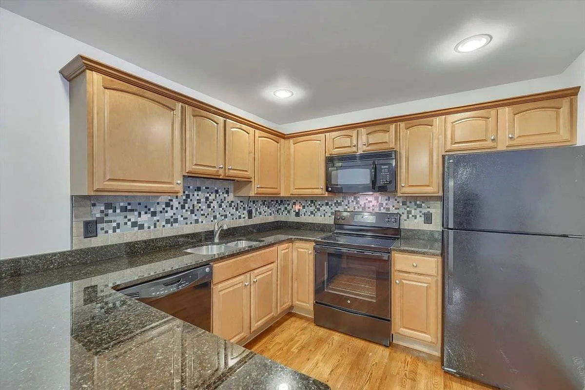 Stewart Woods Apartments — Photo 4