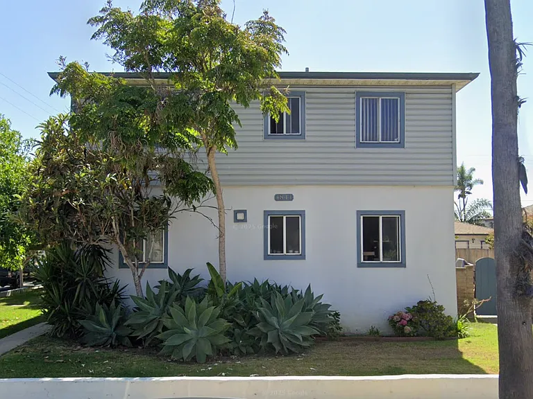 1841 S Tremont St #4 — Photo 17