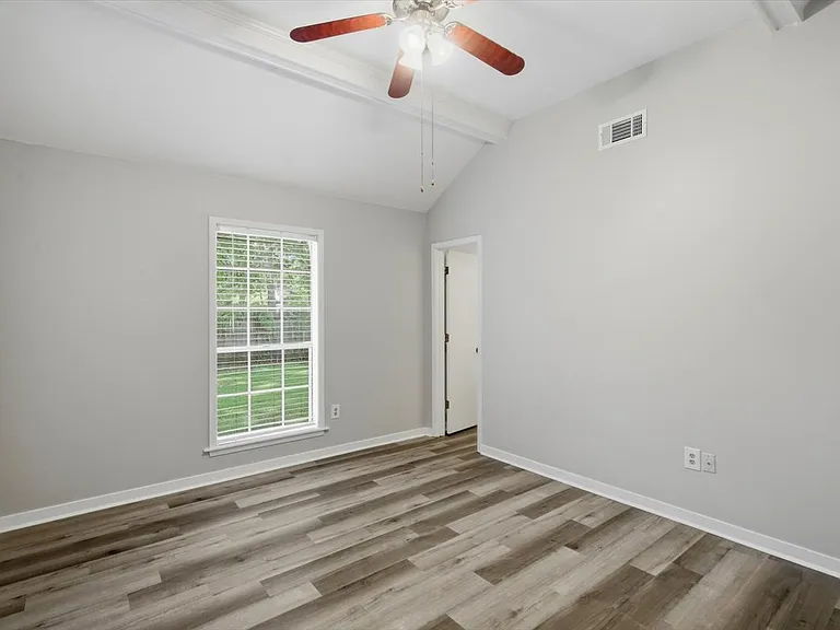 131 Cypress Dr — Photo 20
