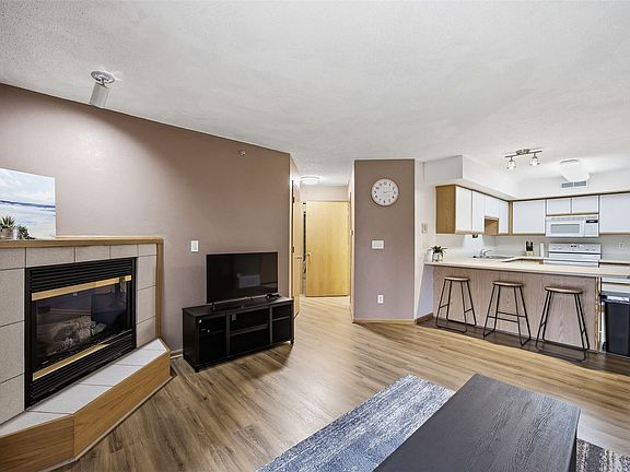 5th image of 2871 Coral Ct APT 101