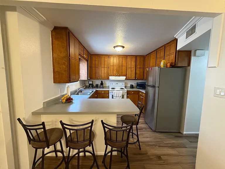 730 E 24th Pl — Photo 8