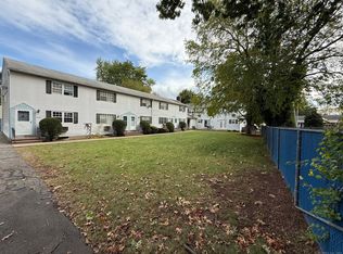 633 Center St APT A, Manchester, CT 06040