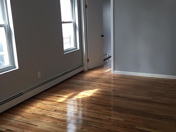 5th image of 102 Ash St APT 3L