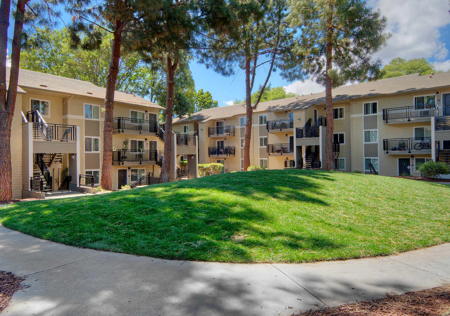 Arbor Terrace — Photo 2