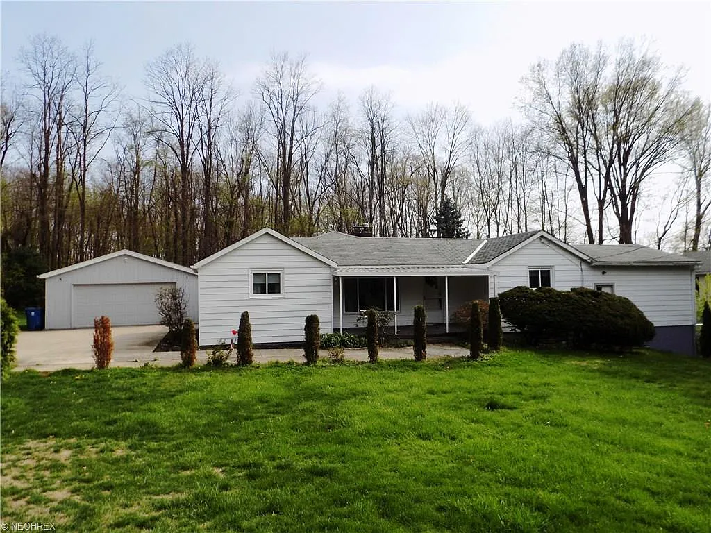 327 W Howe Rd photo 1