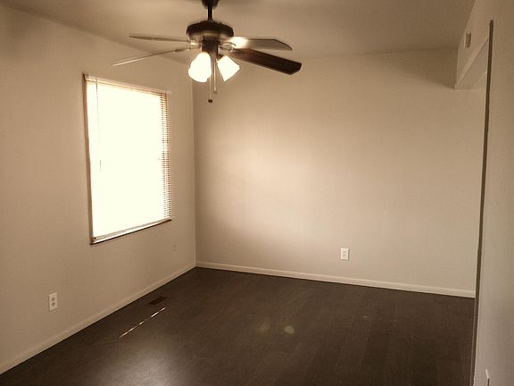 3rd image of 4313 SE 40th St