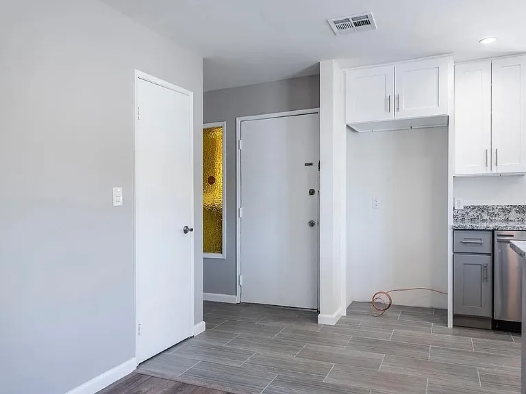 621 E Lomita Ave #A — Photo 2