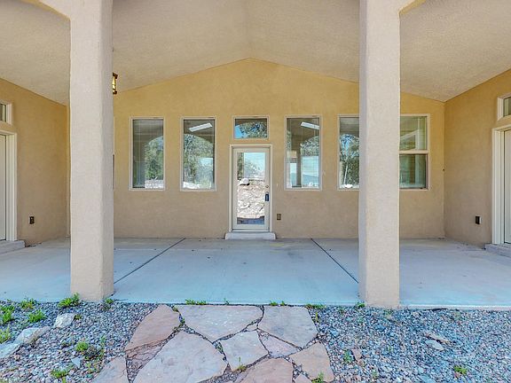 4th image of 28 Tablazon Valley Dr