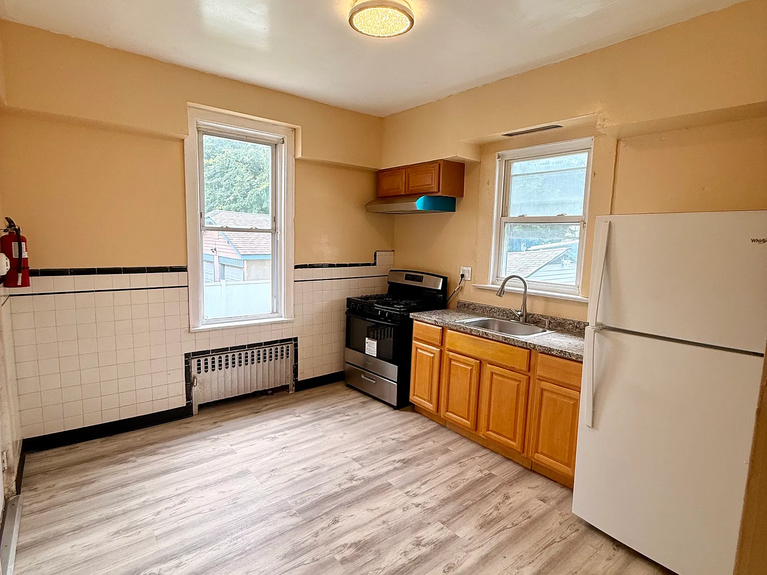 3 bed, $2,000 — Photo 2