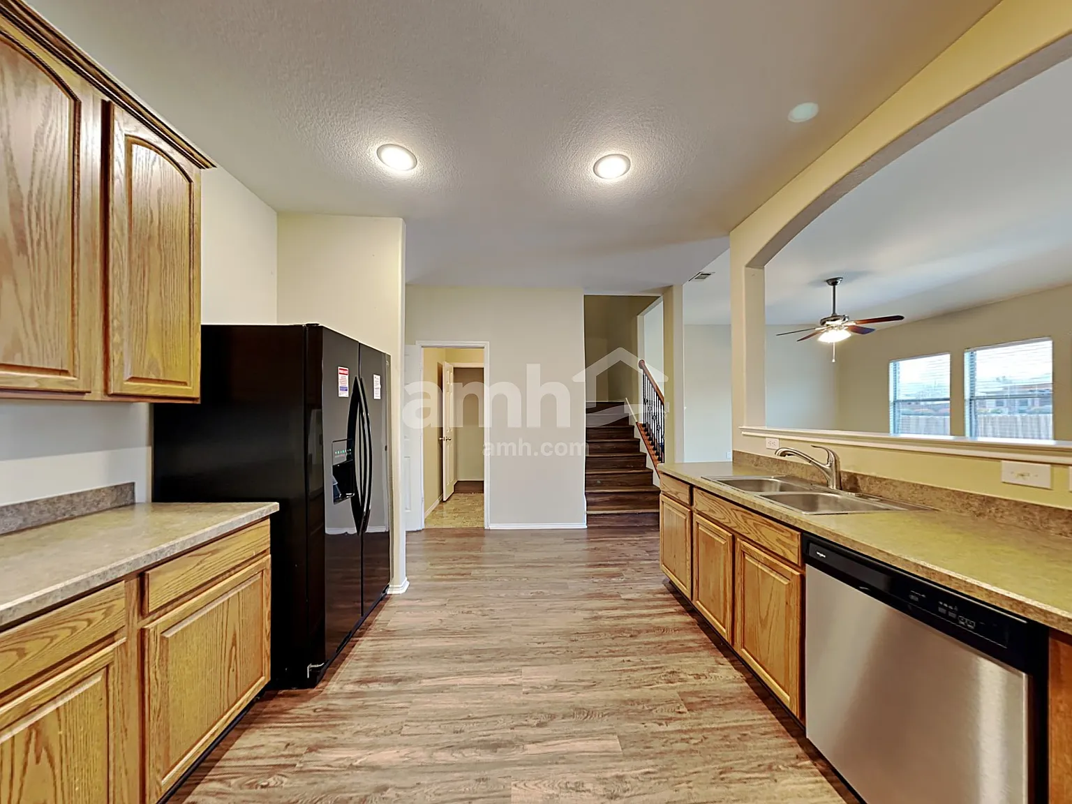 5 bed, 3.5 bath, 2935 sqft, $2,885 — Photo 3