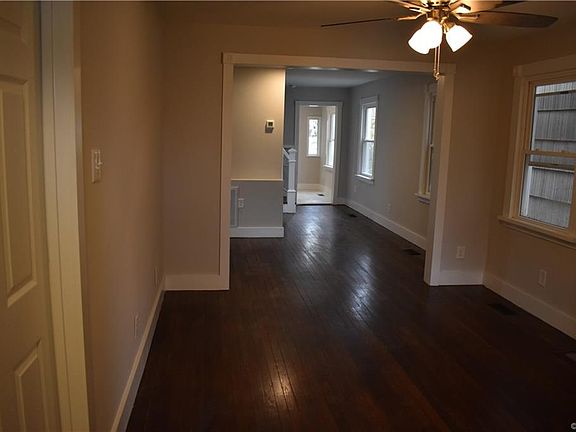 5th image of 84 W Pilkington St
