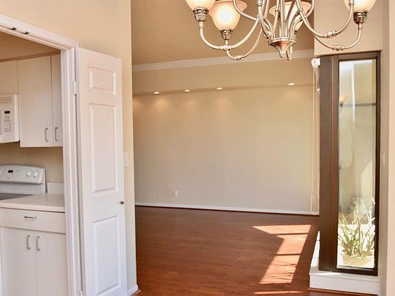 4th image of 2001 Holcombe Blvd Unit 605